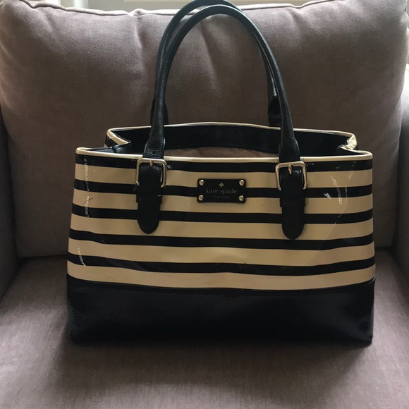 kate spade Handbags - Kate Spade black/cream bag